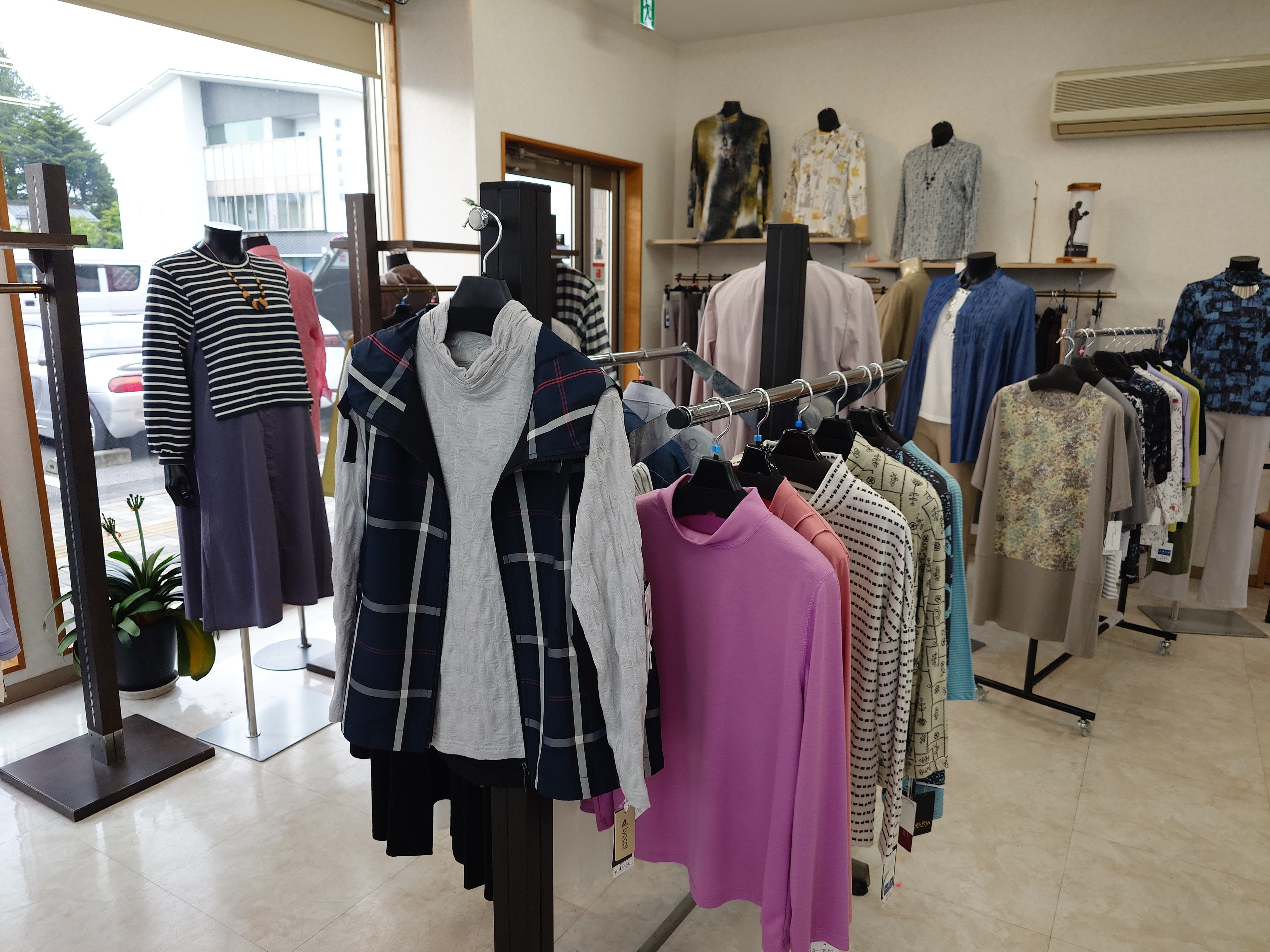 fashion gallery MUSASHI-YA 店内の様子